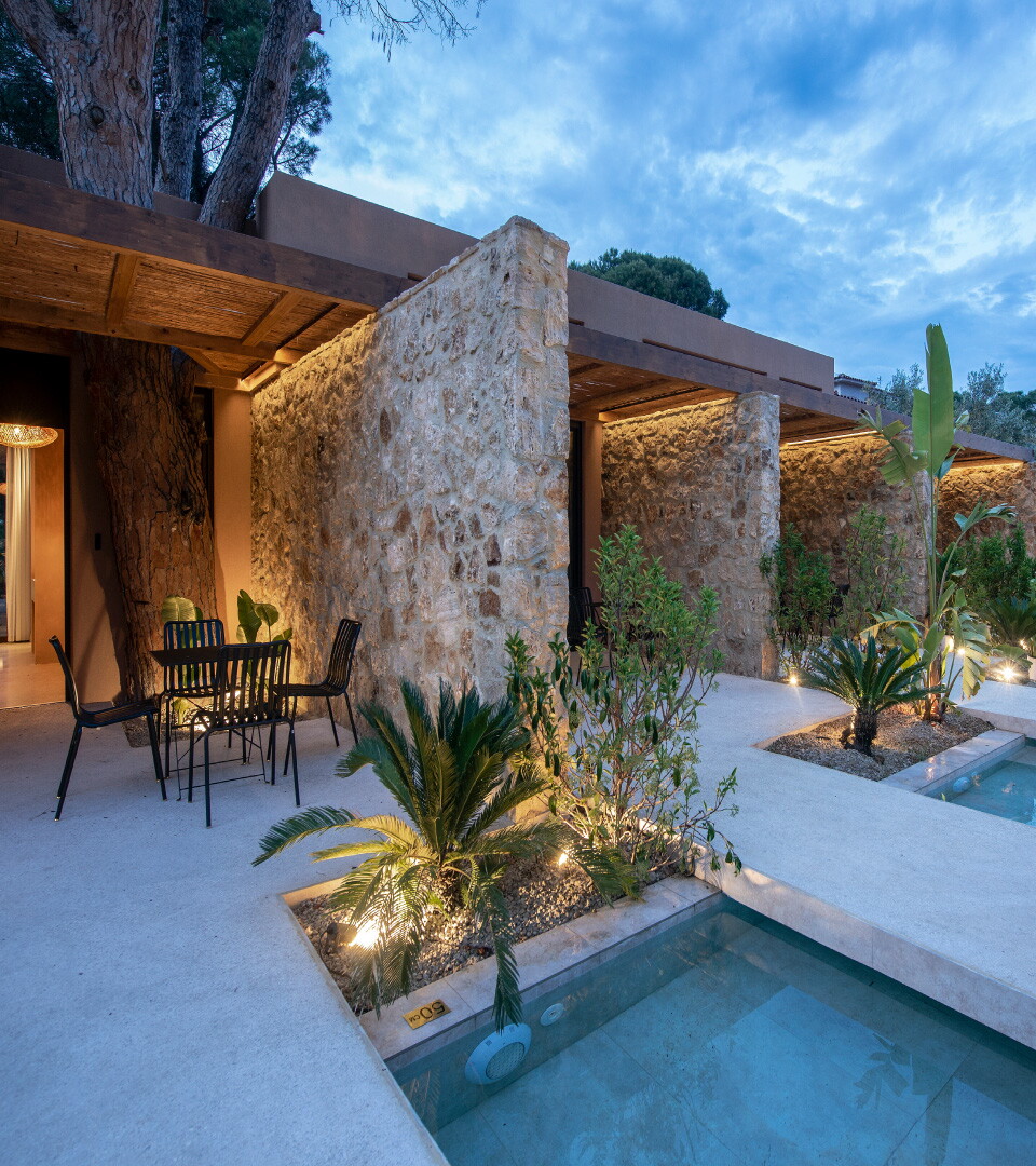 Private Pool Suites